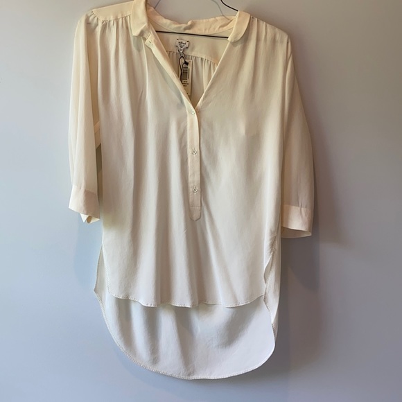 Aritzia Tops - NWT Aritzia Wilfred 100% Silk Button Down